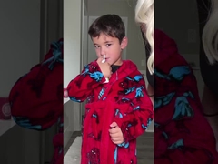 بخاخ الأنف الملحي Cleanote لطيف وآمن، والنعناع يعطي شعوراً جيداً.